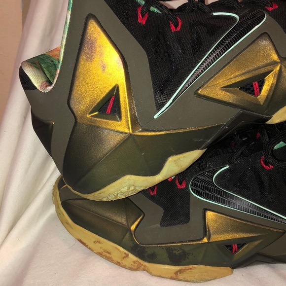 LEBRON 11 "KINGS PRIDE" - Picture 6 of 8